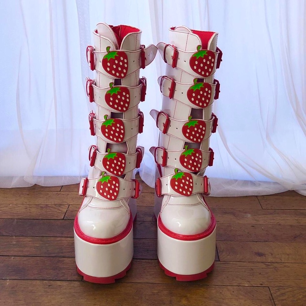 YRU Dune strawberry platform boots